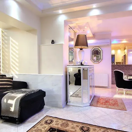 Royal Riviera Apartment *