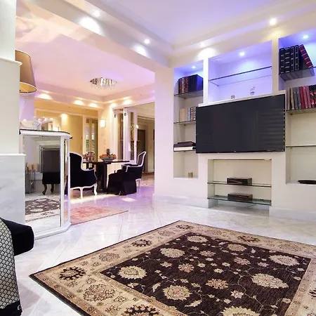 Royal Riviera Apartment *