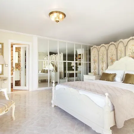 Apartment Royal Riviera Athens