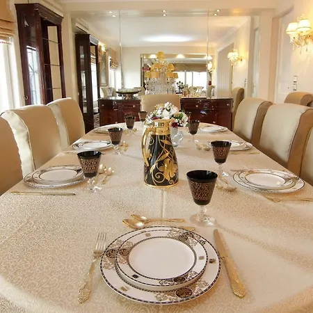 Royal Riviera Apartment *